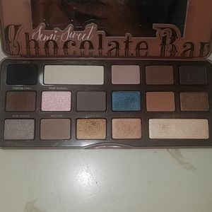 Too faced seni sweet chocolate bar palette